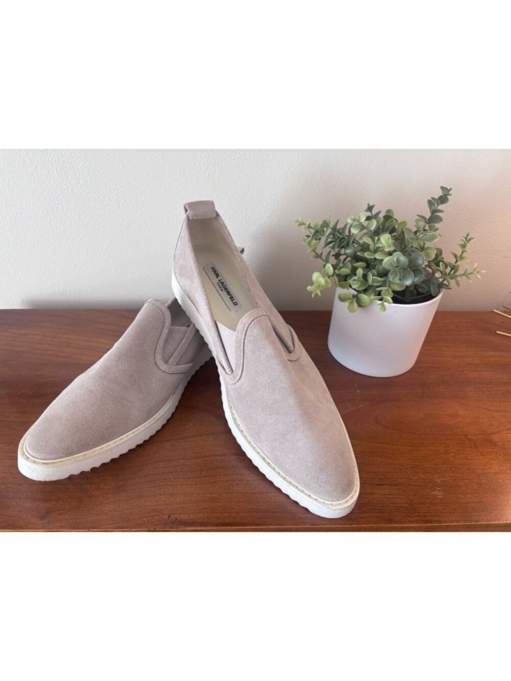 Karl Lagerfield Paris Size 7.5 Clement Pointed Toe Taupe Suede Leather Shoes